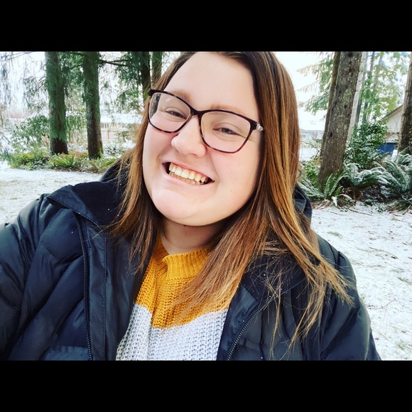 Meet your Posher, Kaylee - Picture 1 of 1